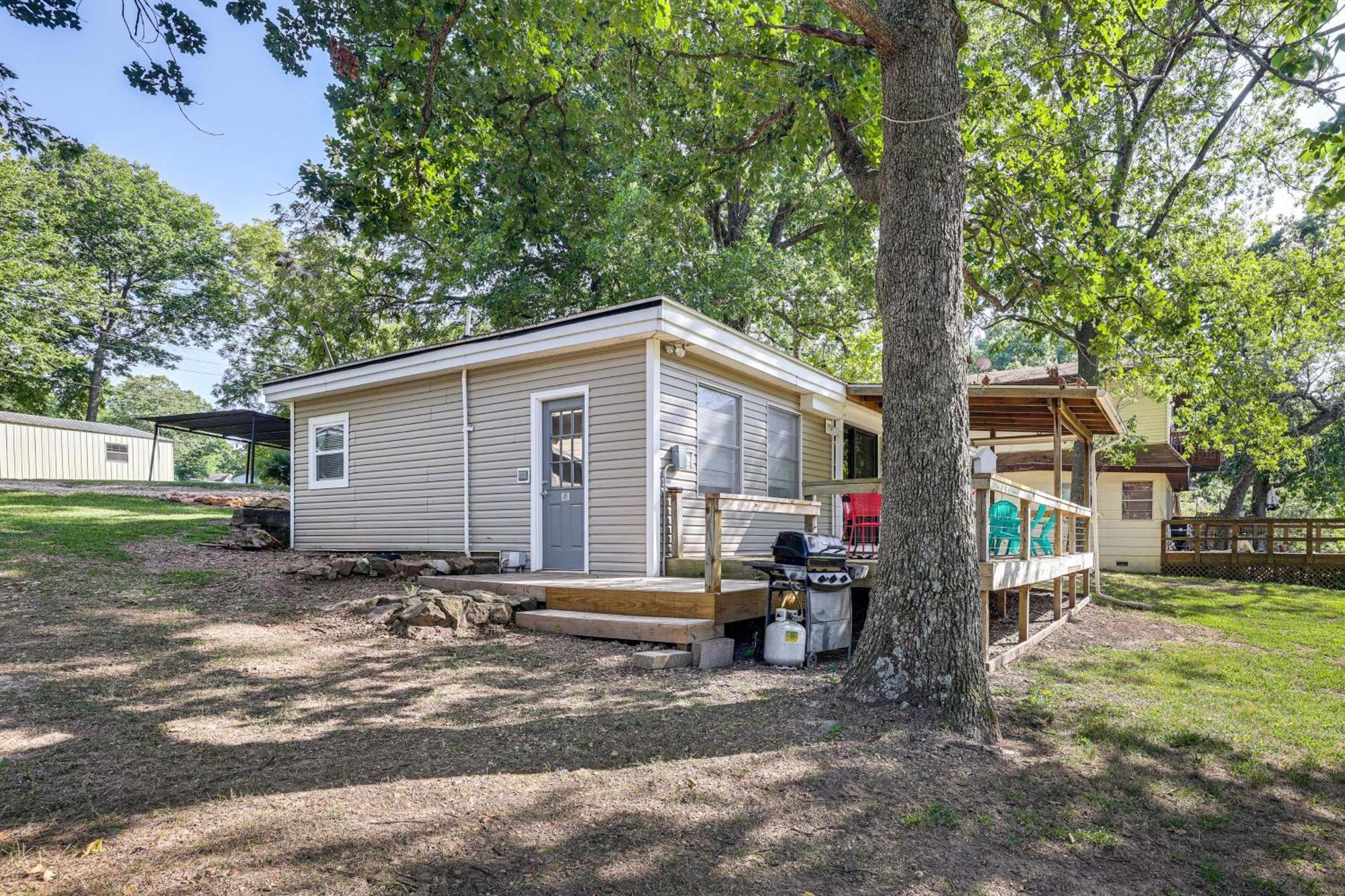 Grove Lakefront Cabin With Water And Dock Access! Exteriér fotografie